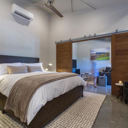 Bed And Barrel At Stonehouse Cellars Bed and Breakfast Clearlake Oaks Exteriör bild