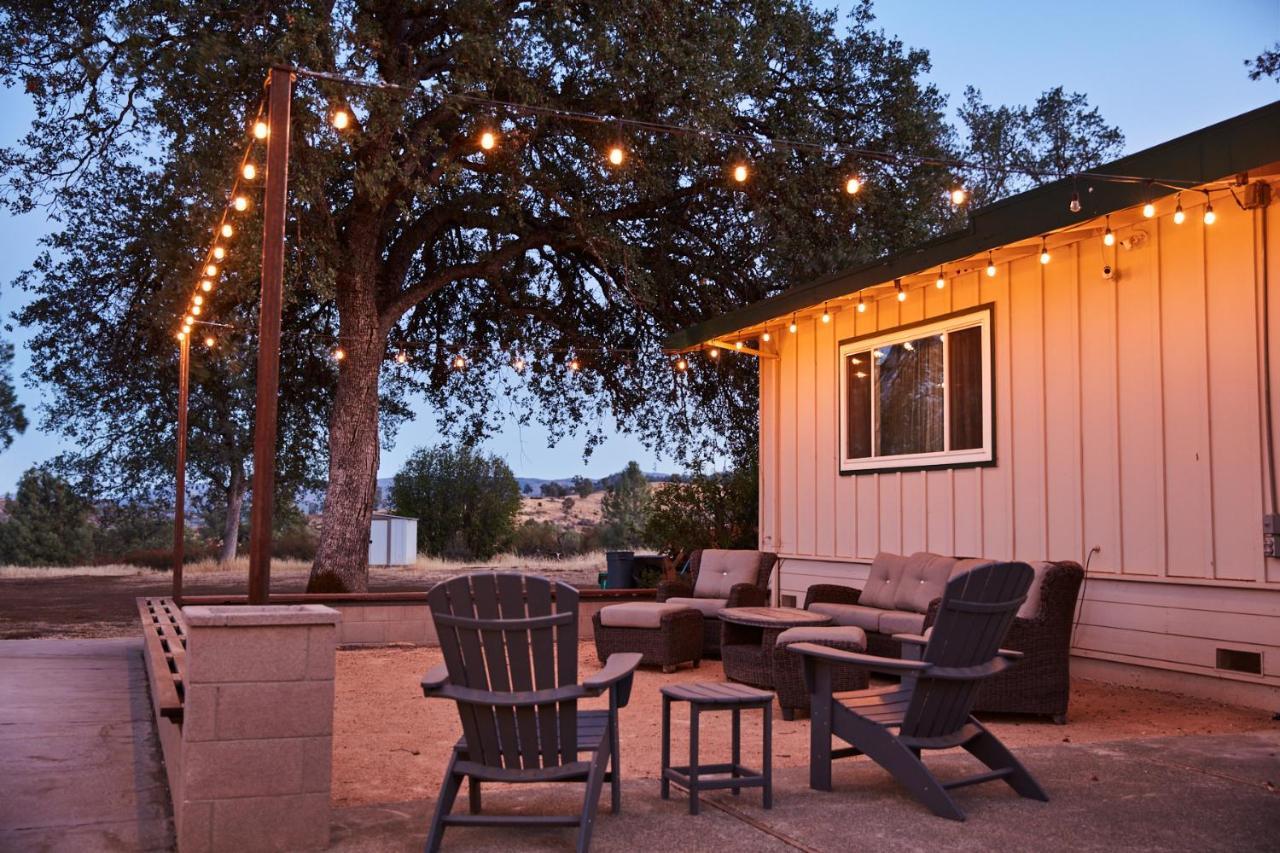 Bed And Barrel At Stonehouse Cellars Bed and Breakfast Clearlake Oaks Exteriör bild