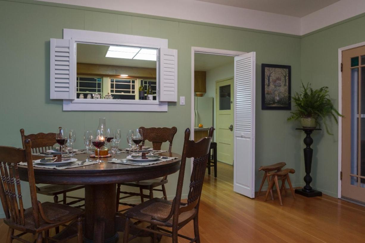 Bed And Barrel At Stonehouse Cellars Bed and Breakfast Clearlake Oaks Exteriör bild