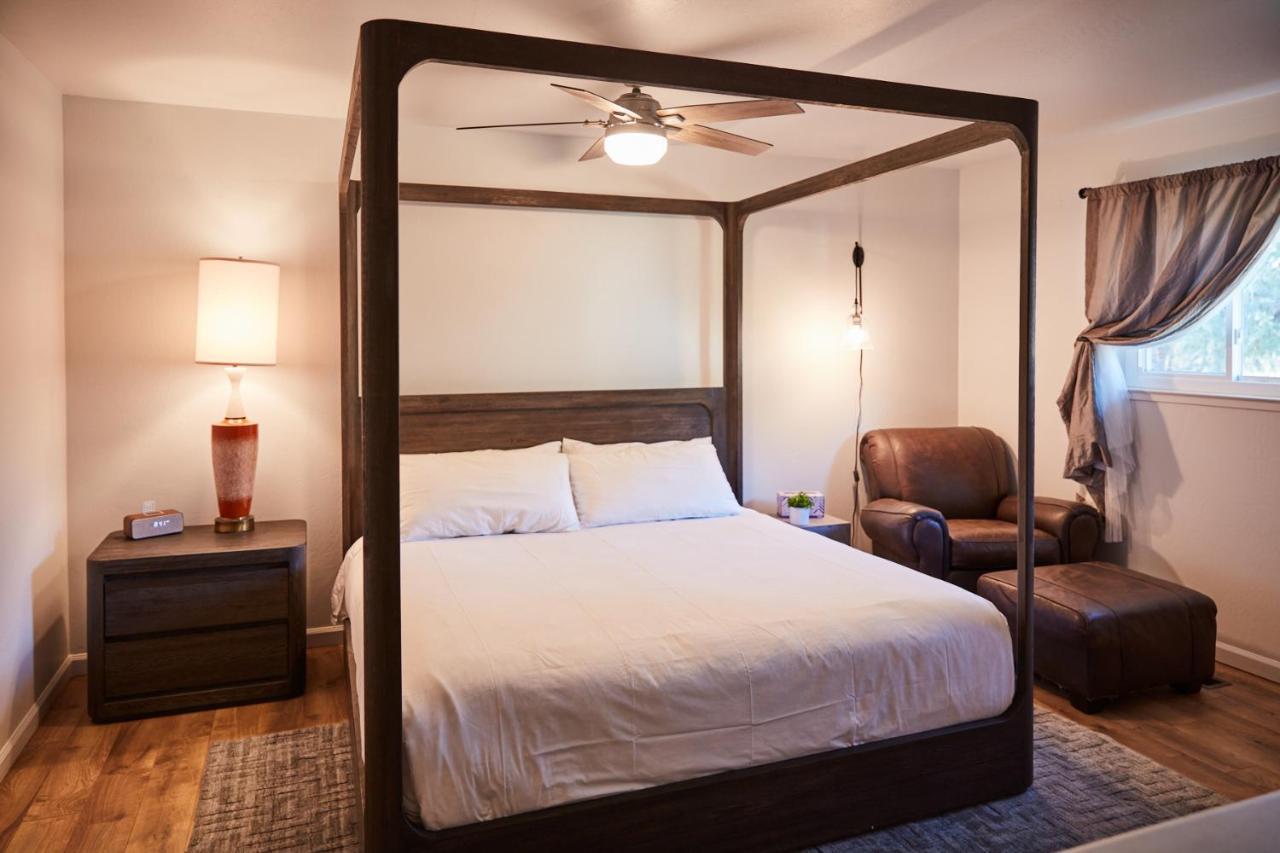 Bed And Barrel At Stonehouse Cellars Bed and Breakfast Clearlake Oaks Exteriör bild