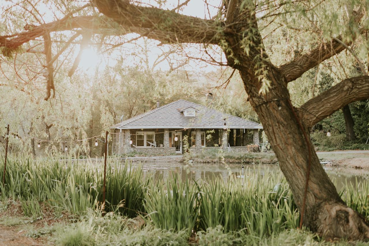 Bed And Barrel At Stonehouse Cellars Bed and Breakfast Clearlake Oaks Exteriör bild